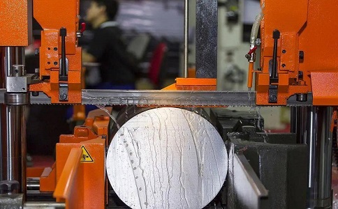 宁南立式金属带锯床切削出现跑带故障解决方法！